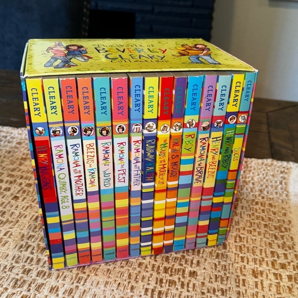 The World of Beverly Cleary Collection Boxed Set of 15 Kids’ Books Used